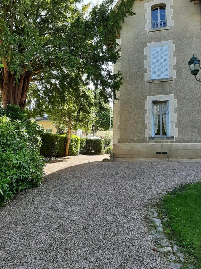 Chateau D'arfeuilles Et Tables D'hotes Bed & Breakfast Arfeuilles
