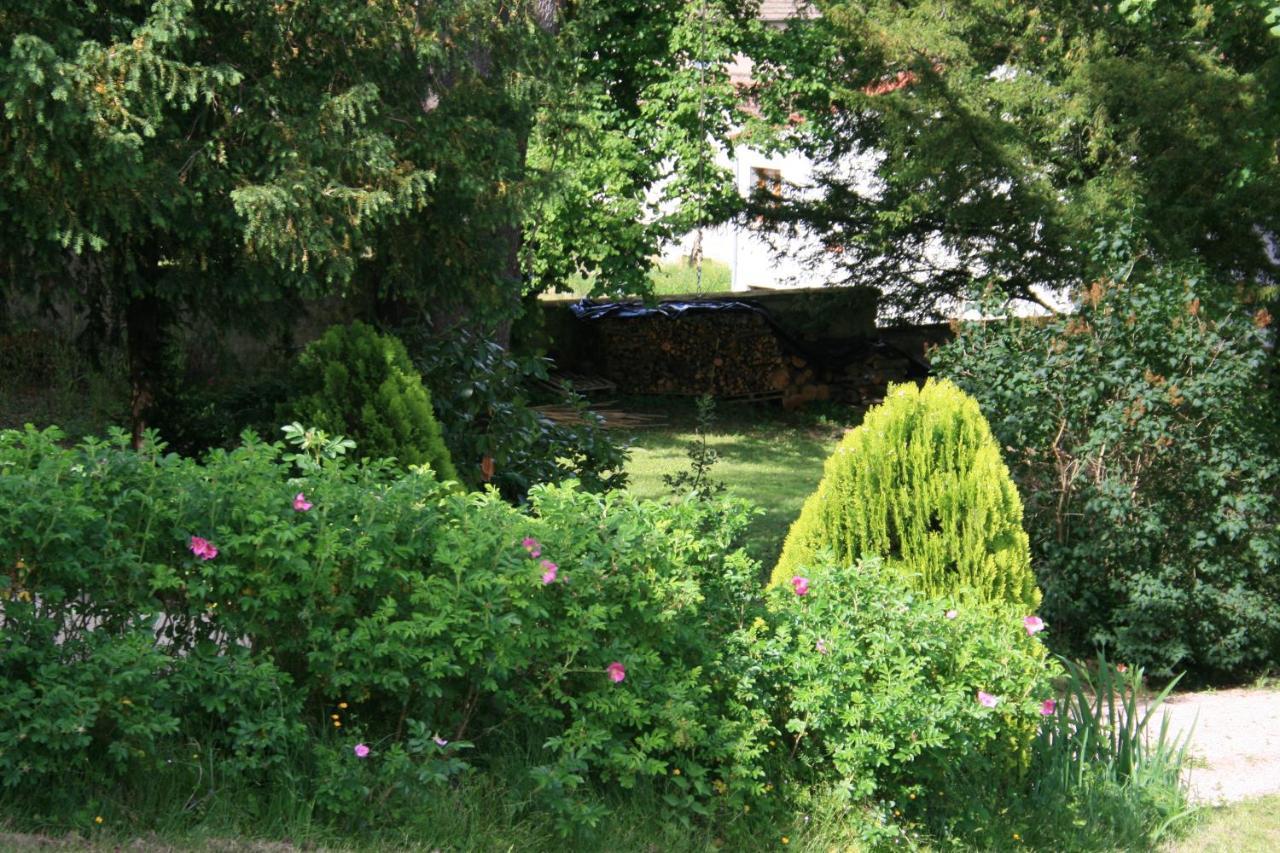 Chateau D'arfeuilles Et Tables D'hotes Bed & Breakfast *