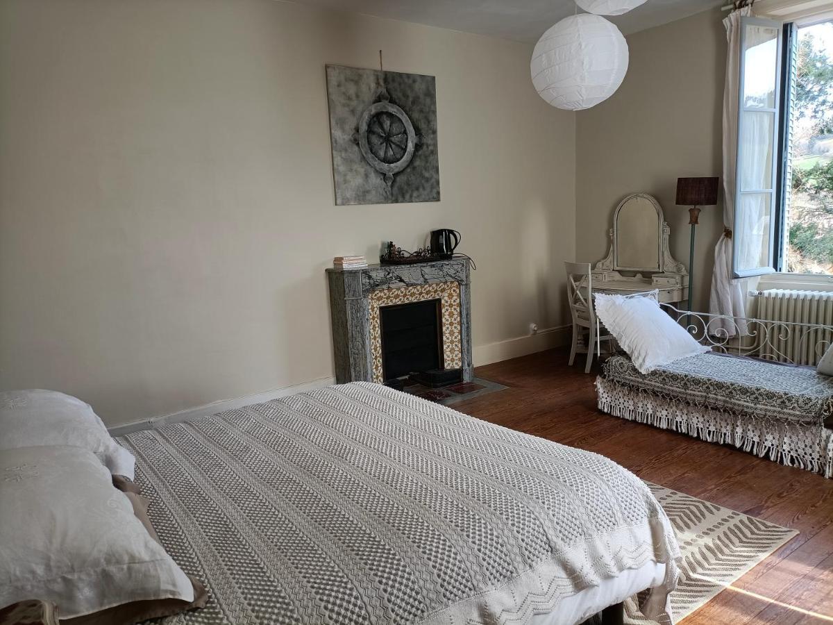 Chateau D'arfeuilles Et Tables D'hotes Bed & Breakfast Arfeuilles