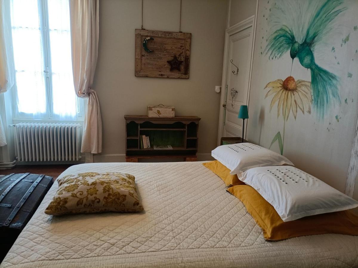 Bed & Breakfast Chateau D'arfeuilles Et Tables D'hotes *