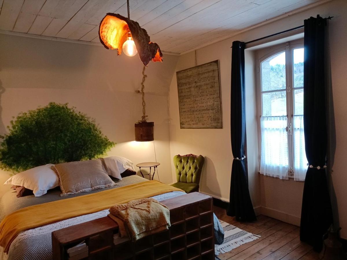 Chateau D'arfeuilles Et Tables D'hotes Bed & Breakfast Arfeuilles
