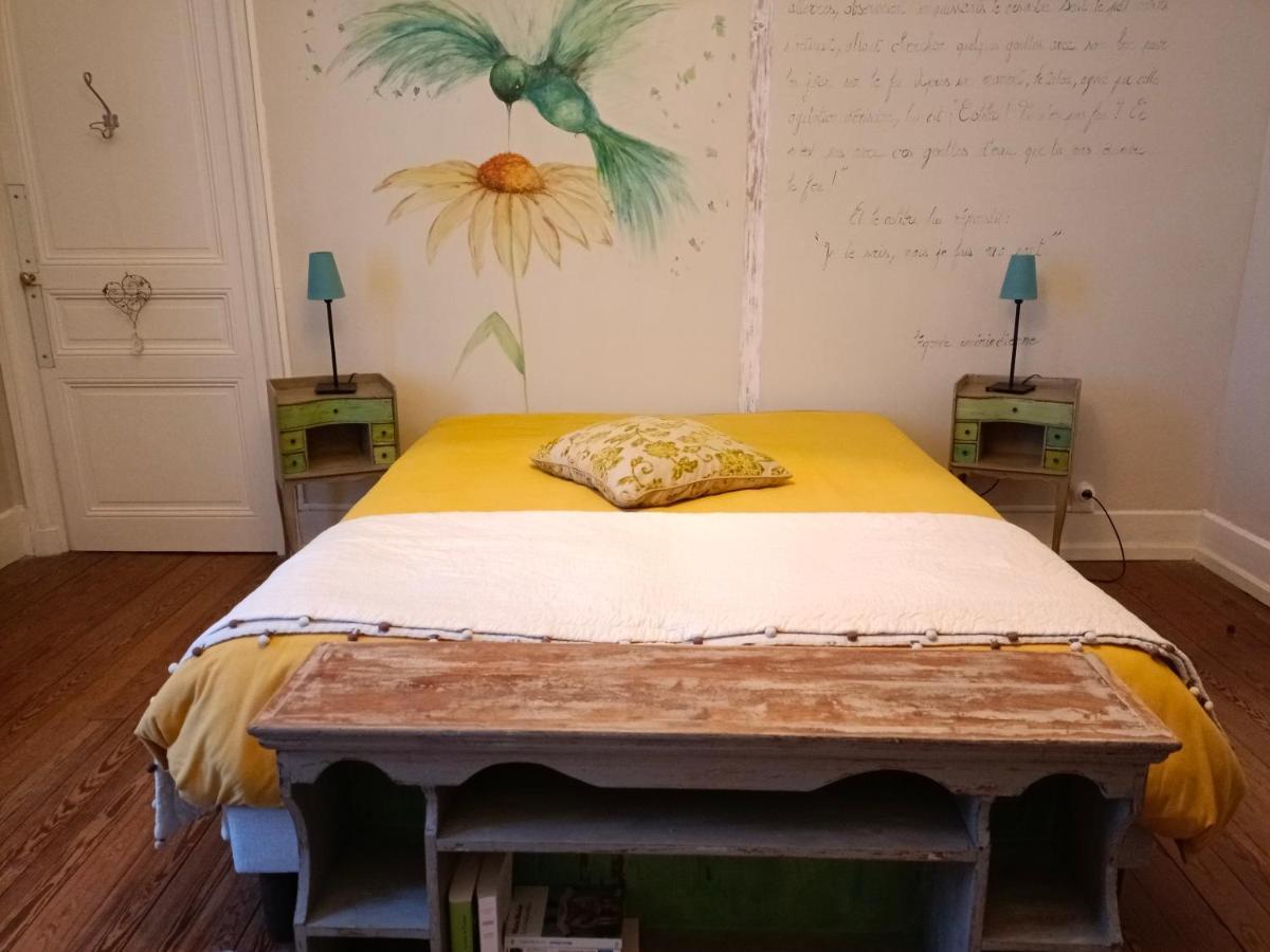 Chateau D'arfeuilles Et Tables D'hotes Bed & Breakfast *