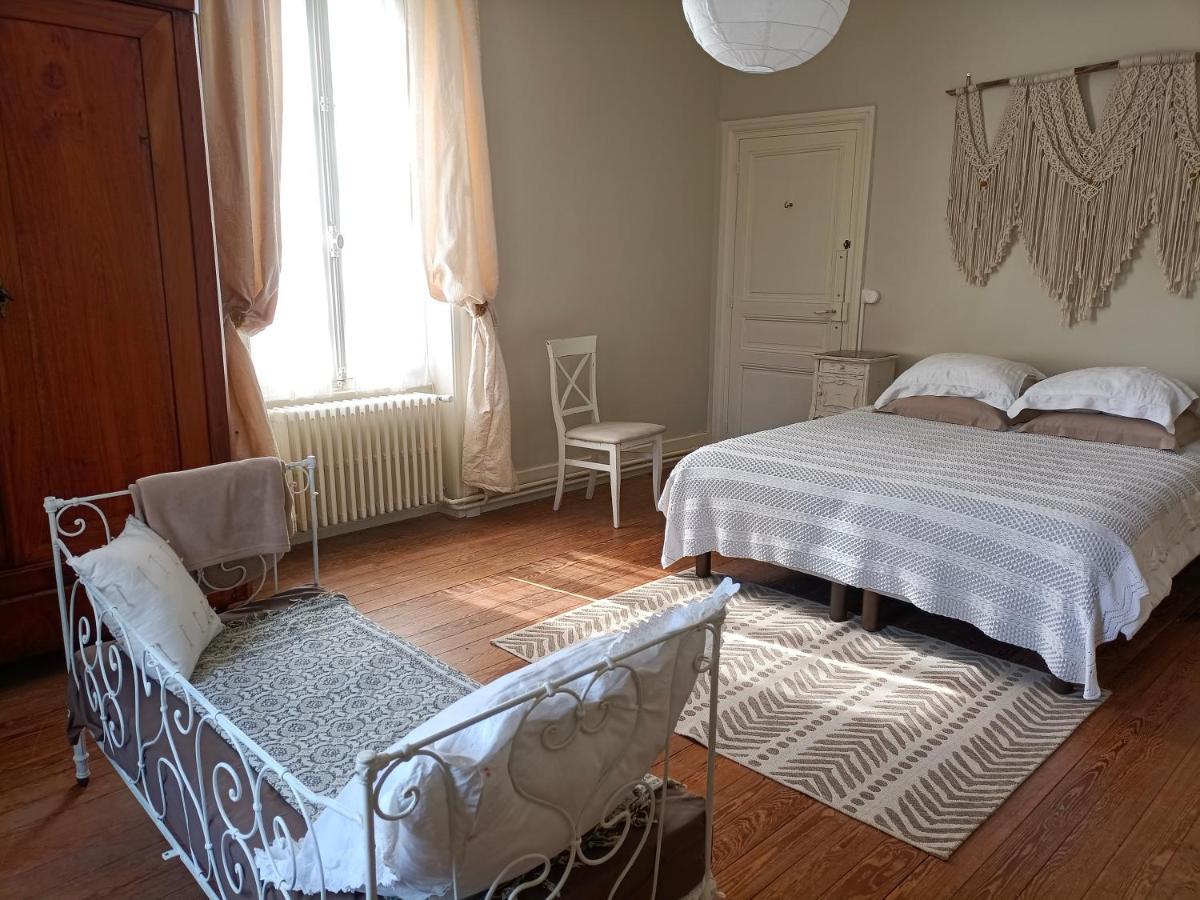 Bed & Breakfast Chateau D'arfeuilles Et Tables D'hotes